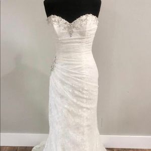 Beautiful Sophia Tolli dress with train